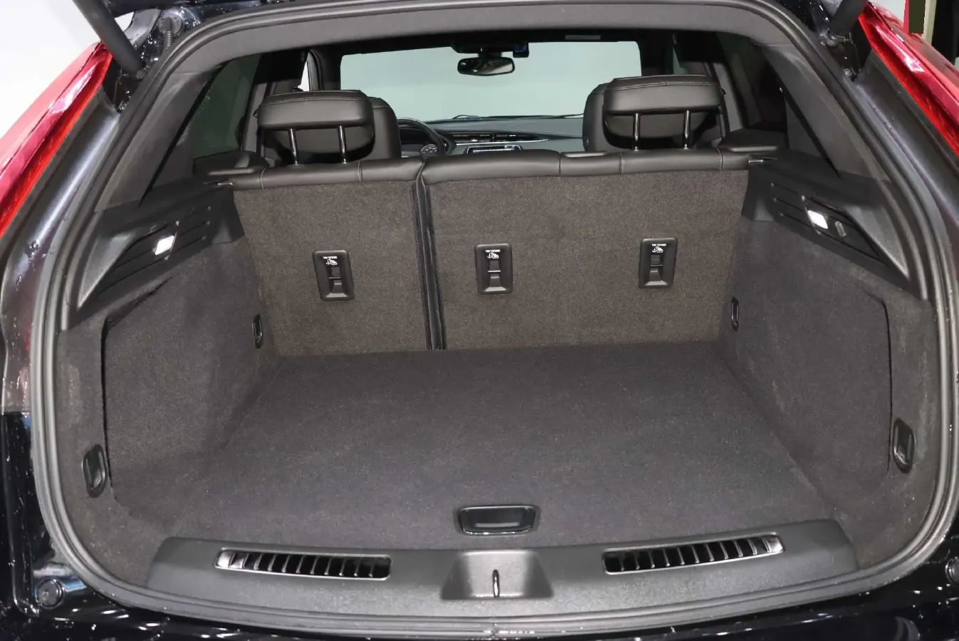 2021 Cadillac XT4 2.0T 237HP L4 9AT,autocango,china used car exporter,china ev exporter,chinese used car exporter,chinese used ev exporter