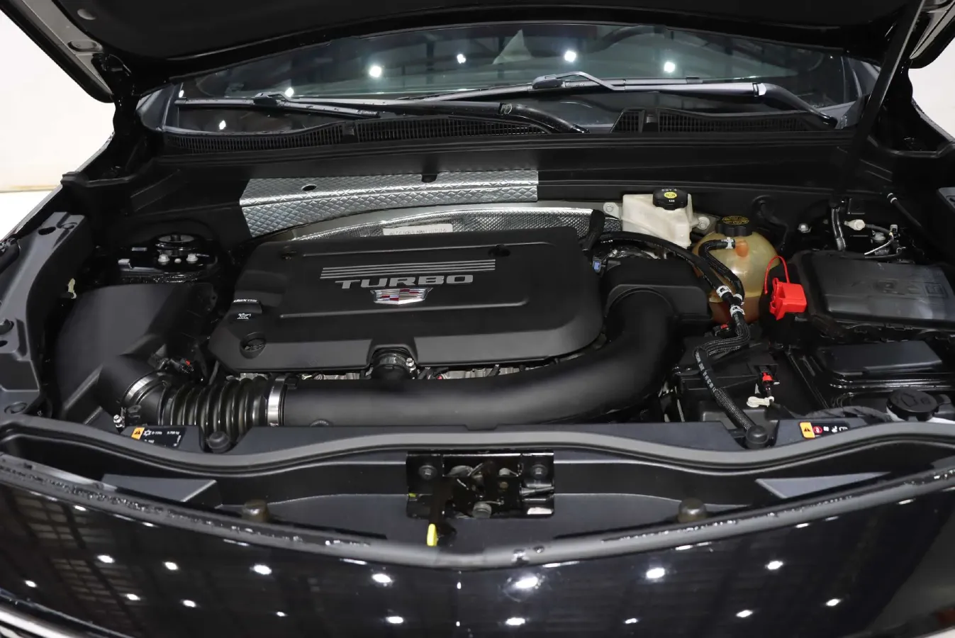 2021 Cadillac XT4 2.0T 237HP L4 9AT,autocango,china used car exporter,china ev exporter,chinese used car exporter,chinese used ev exporter