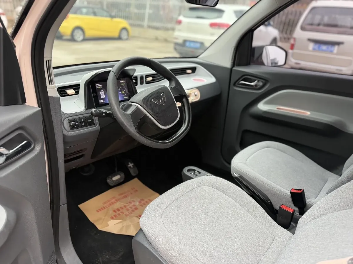 2022 WuLing HongGuang MINI EV BEV 9KWH,autocango,china used car exporter,china ev exporter,chinese used car exporter,chinese used ev exporter