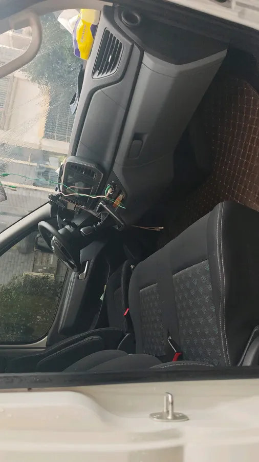 2025 MAXUS XinTu V80 2.0T 147HP L4 6MT,autocango,china used car exporter,china ev exporter,chinese used car exporter,chinese used ev exporter