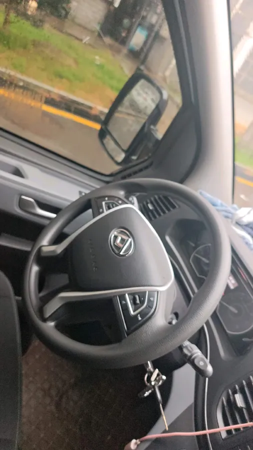 2025 MAXUS XinTu V80 2.0T 147HP L4 6MT,autocango,china used car exporter,china ev exporter,chinese used car exporter,chinese used ev exporter