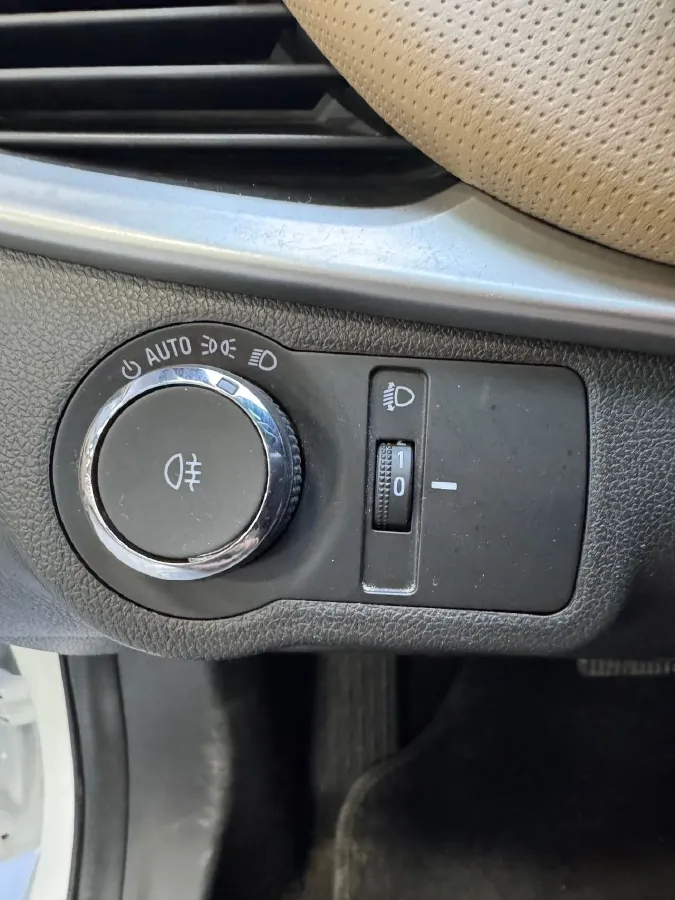 2020 Chevrolet Monza 1.5L 113HP L4 6AT,autocango,china used car exporter,china ev exporter,chinese used car exporter,chinese used ev exporter