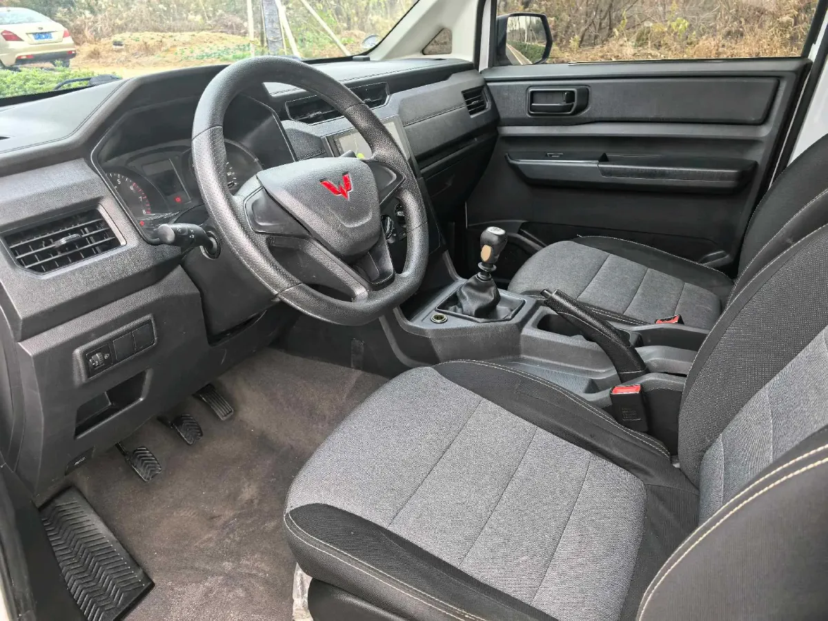 2019 WuLing HongGuang Plus 1.5T 147HP L4 6MT,autocango,china used car exporter,china ev exporter,chinese used car exporter,chinese used ev exporter