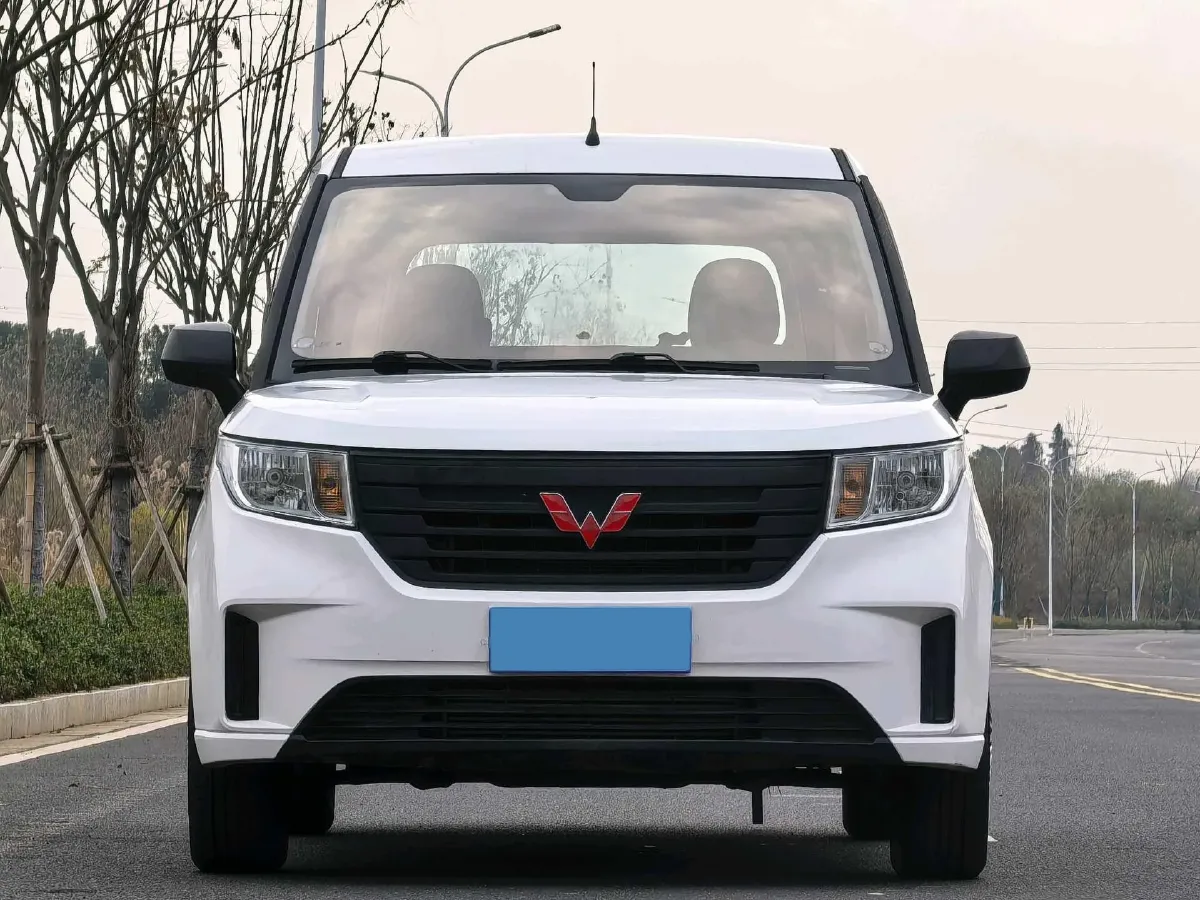 2019 WuLing HongGuang Plus 1.5T 147HP L4 6MT,autocango,china used car exporter,china ev exporter,chinese used car exporter,chinese used ev exporter