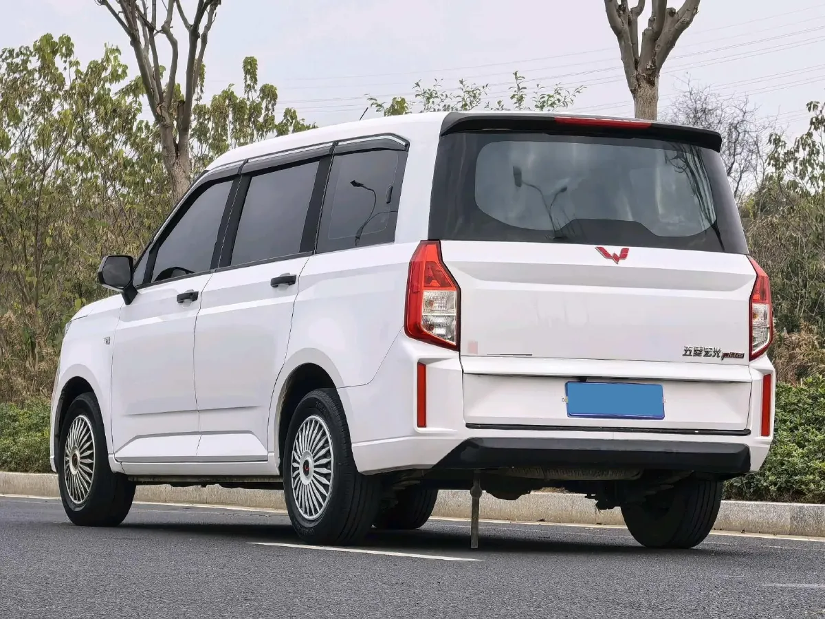 2019 WuLing HongGuang Plus 1.5T 147HP L4 6MT,autocango,china used car exporter,china ev exporter,chinese used car exporter,chinese used ev exporter