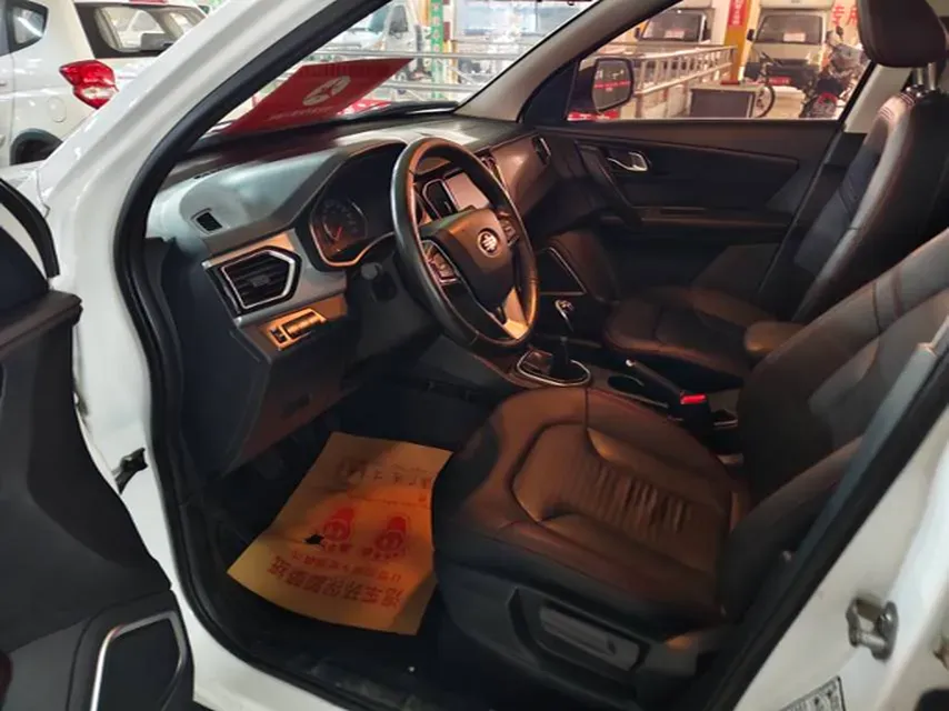 2017 FAW Senia R7 1.6L 116HP L4 5MT,autocango,china used car exporter,china ev exporter,chinese used car exporter,chinese used ev exporter