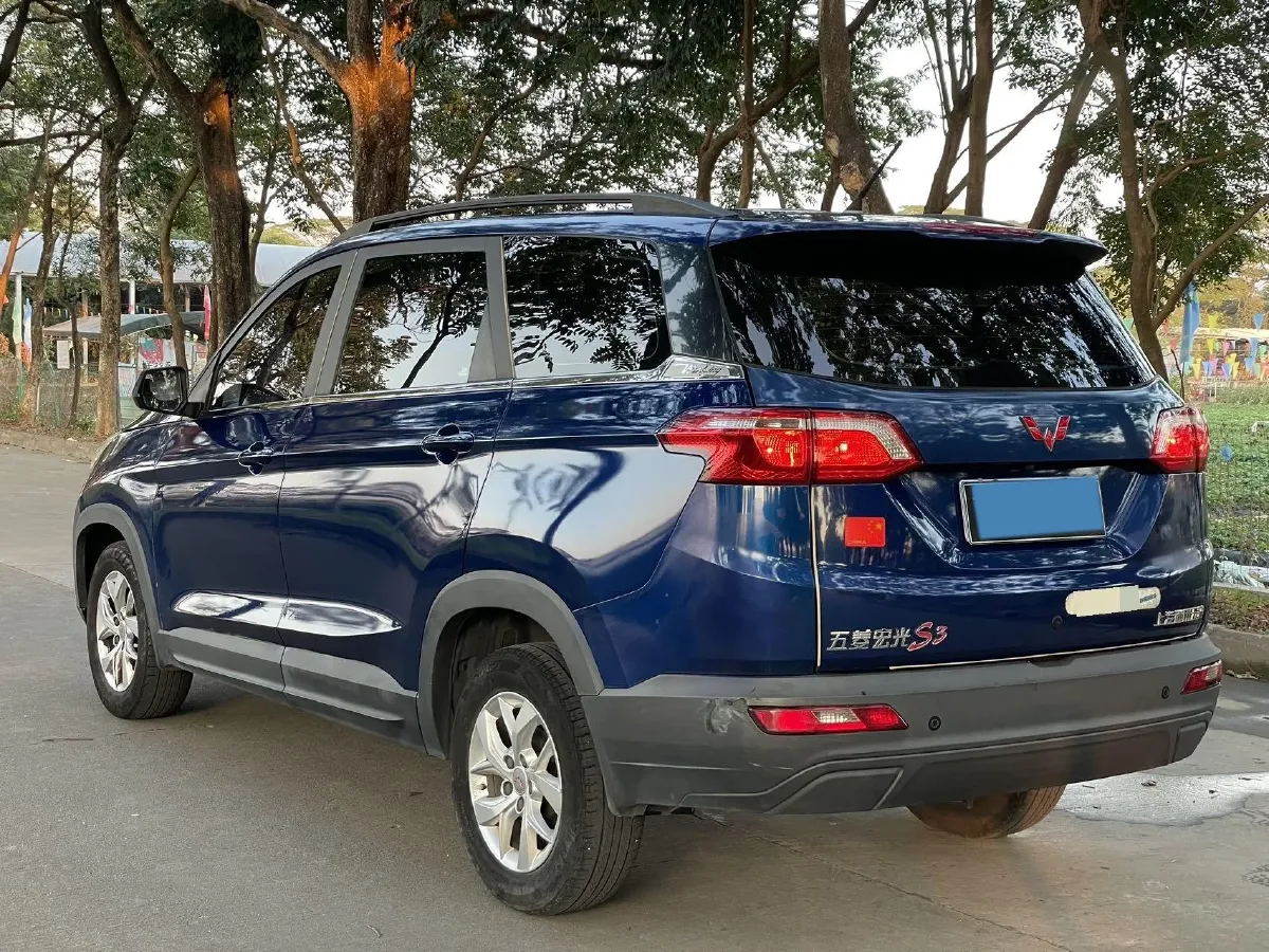 2019 WuLing HongGuang S3 1.5L 99HP L4 6MT,autocango,china used car exporter,china ev exporter,chinese used car exporter,chinese used ev exporter