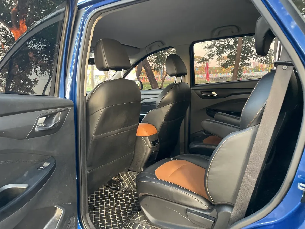 2019 WuLing HongGuang S3 1.5L 99HP L4 6MT,autocango,china used car exporter,china ev exporter,chinese used car exporter,chinese used ev exporter