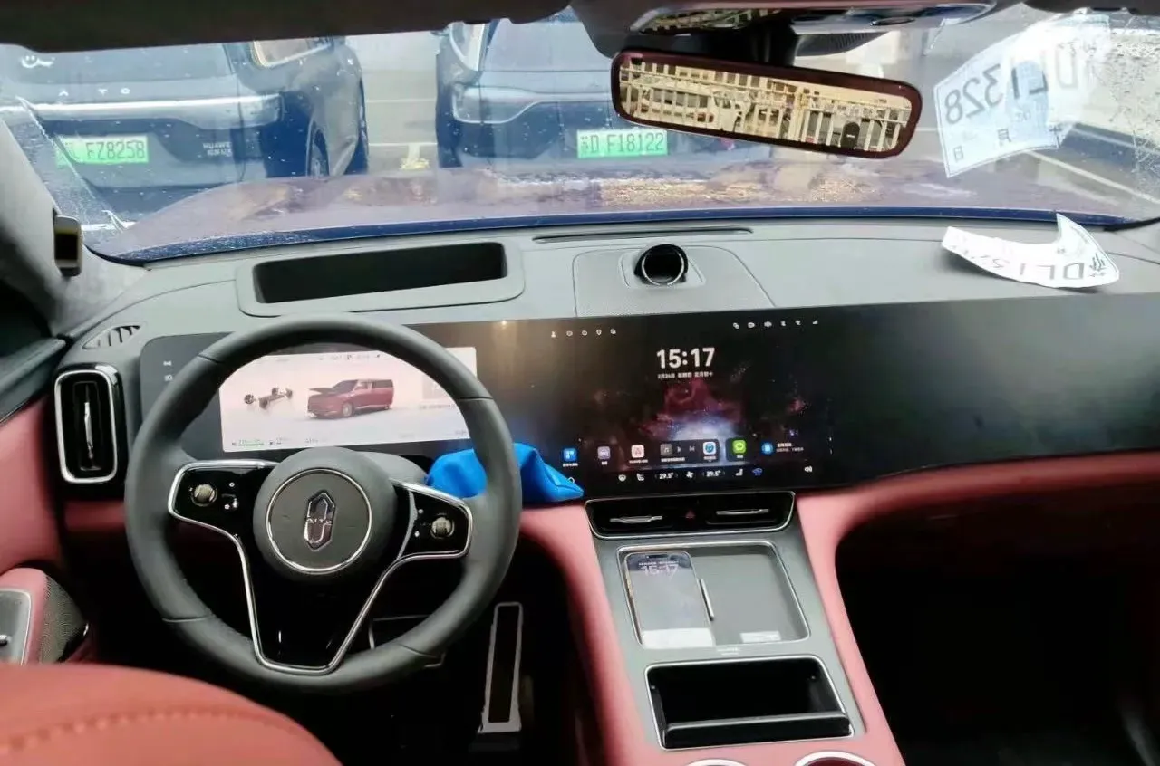 2025 AITO AITO M8 REEV 160HP REEV 53.4KWH,autocango,china used car exporter,china ev exporter,chinese used car exporter,chinese used ev exporter