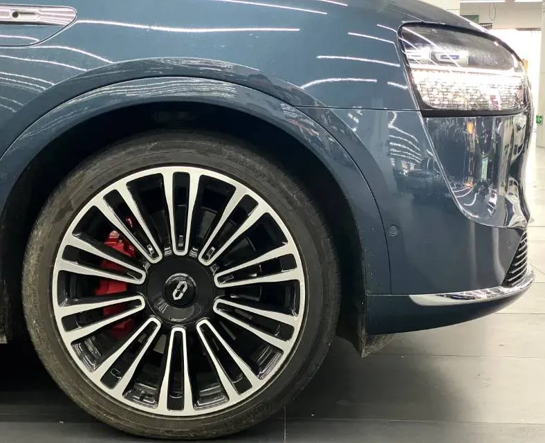 2024 AITO AITO M9 1.5T 152HP L4 REEV 42KWH,autocango,china used car exporter,china ev exporter,chinese used car exporter,chinese used ev exporter