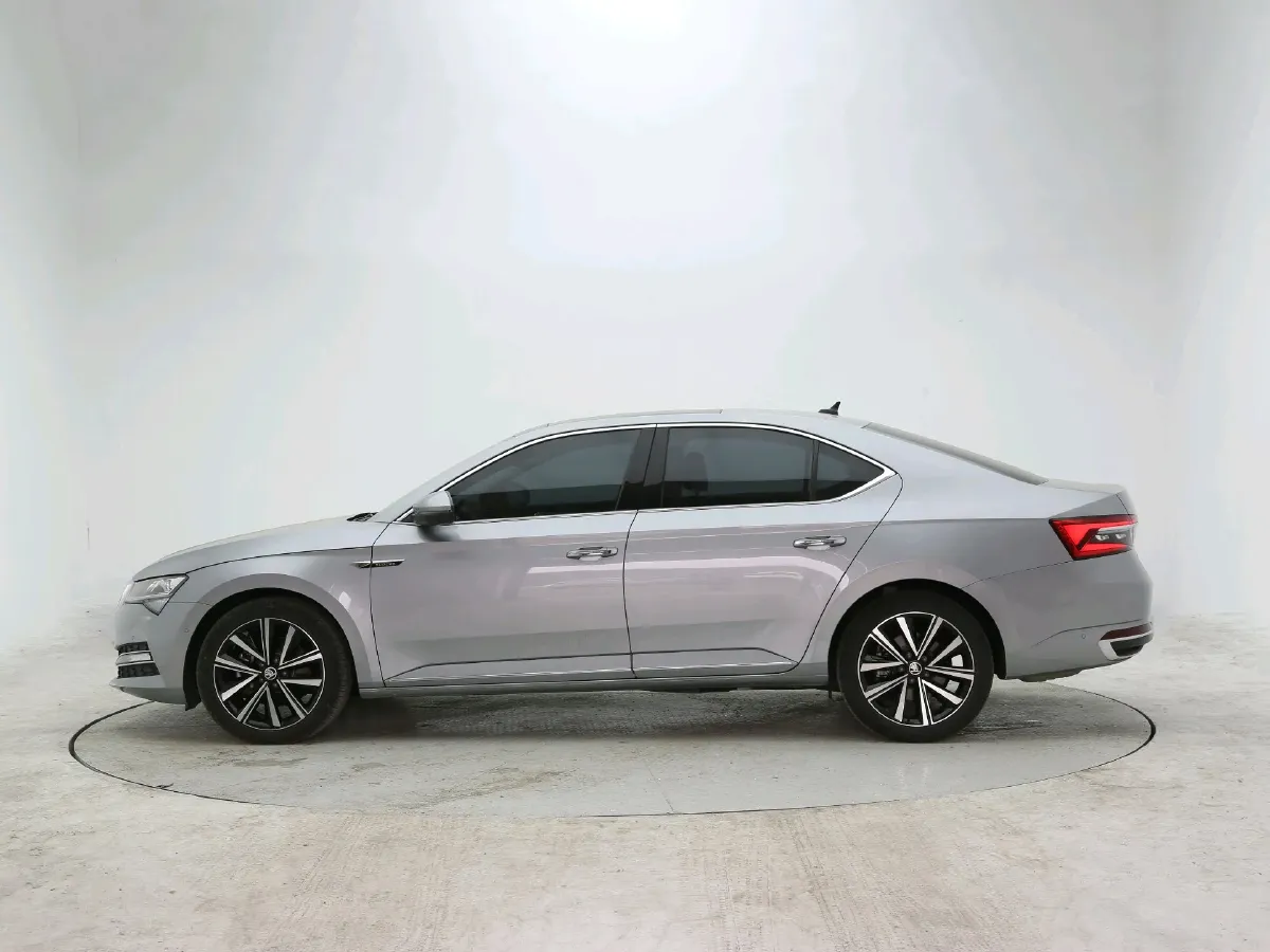 2024 Skoda Superb 1.4T 150HP L4 7DCT,autocango,china used car exporter,china ev exporter,chinese used car exporter,chinese used ev exporter