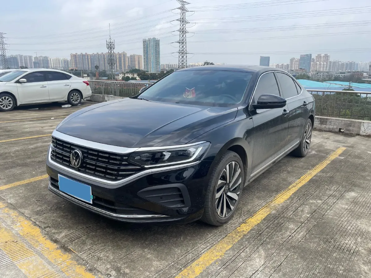 2025 Volkswagen Passat 2.0T 220HP L4 7DCT,autocango,china used car exporter,china ev exporter,chinese used car exporter,chinese used ev exporter
