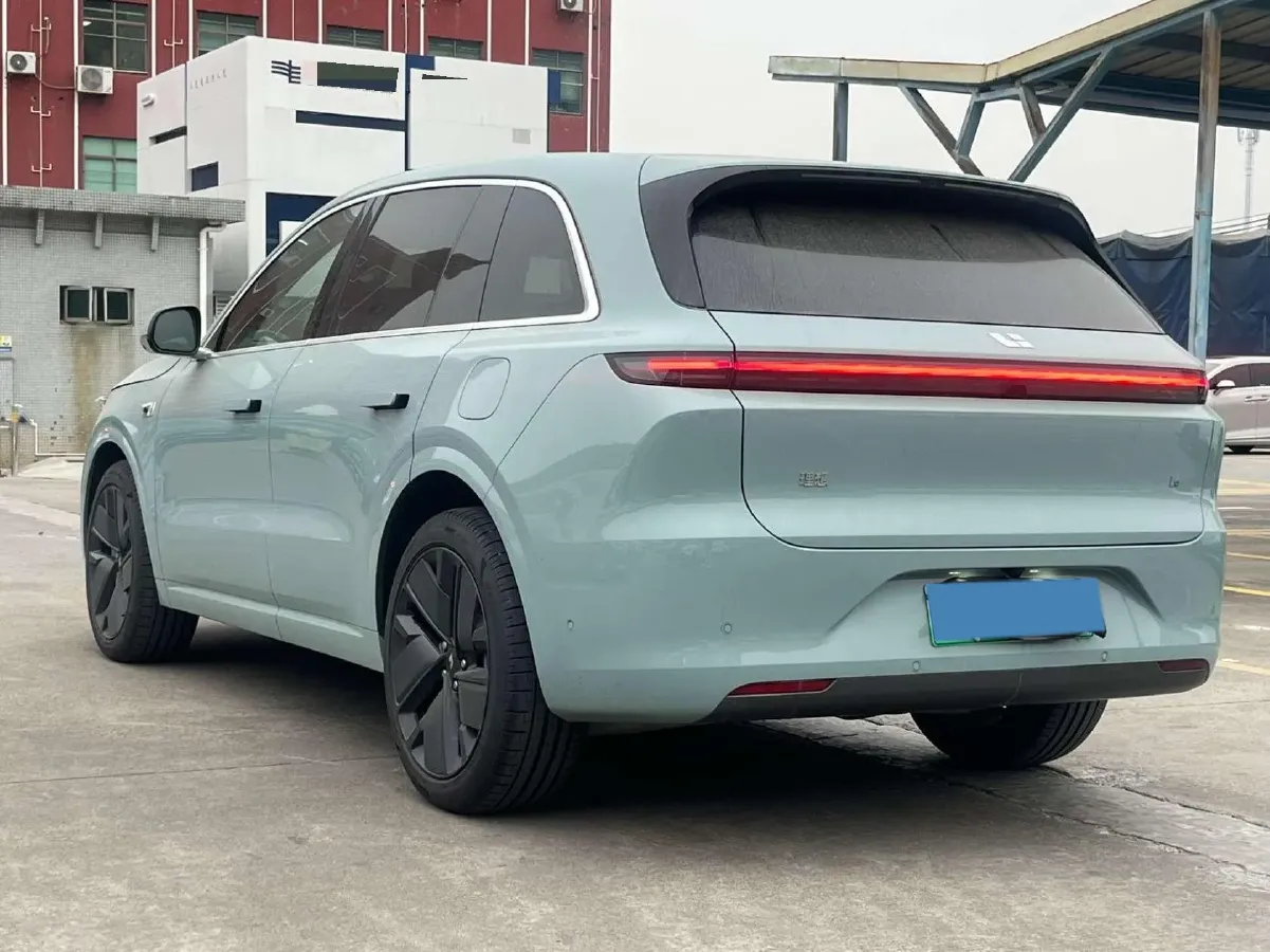 2025 Li L6 Range Extended 154HP L4 REEV,autocango,china used car exporter,china ev exporter,chinese used car exporter,chinese used ev exporter