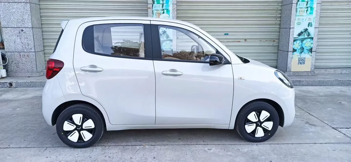 2025 WuLing HongGuang MINI EV BEV 16.2KWH,autocango,china used car exporter,china ev exporter,chinese used car exporter,chinese used ev exporter