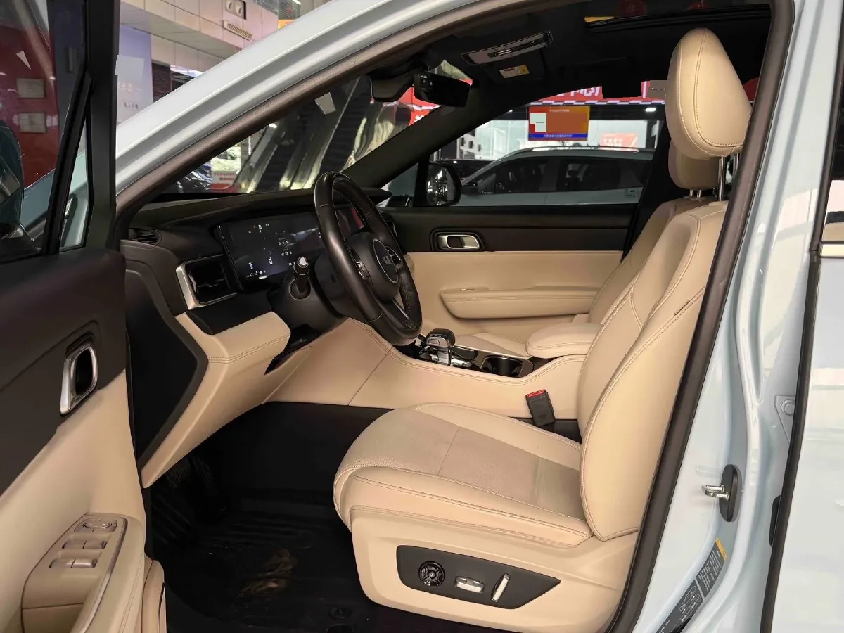 2021 Li ONE Range Extended 131HP REEV 40.5KWH,autocango,china used car exporter,china ev exporter,chinese used car exporter,chinese used ev exporter