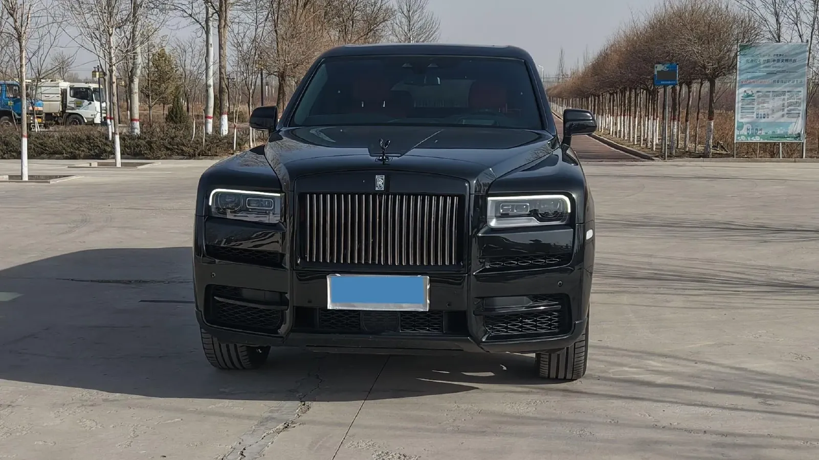 2018 Rolls-Royce Cullinan 6.7T 571HP V12 8AT,autocango,china used car exporter,china ev exporter,chinese used car exporter,chinese used ev exporter