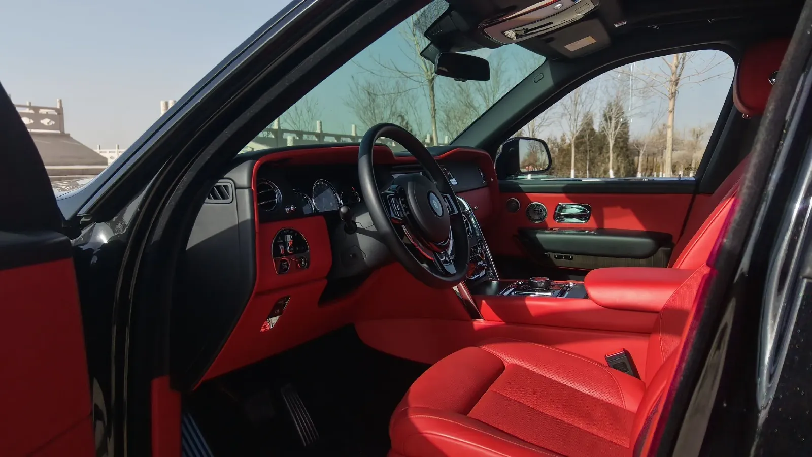 2018 Rolls-Royce Cullinan 6.7T 571HP V12 8AT,autocango,china used car exporter,china ev exporter,chinese used car exporter,chinese used ev exporter