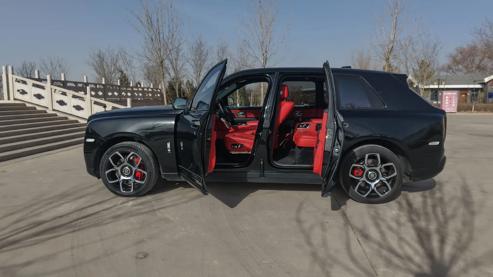 2018 Rolls-Royce Cullinan 6.7T 571HP V12 8AT,autocango,china used car exporter,china ev exporter,chinese used car exporter,chinese used ev exporter