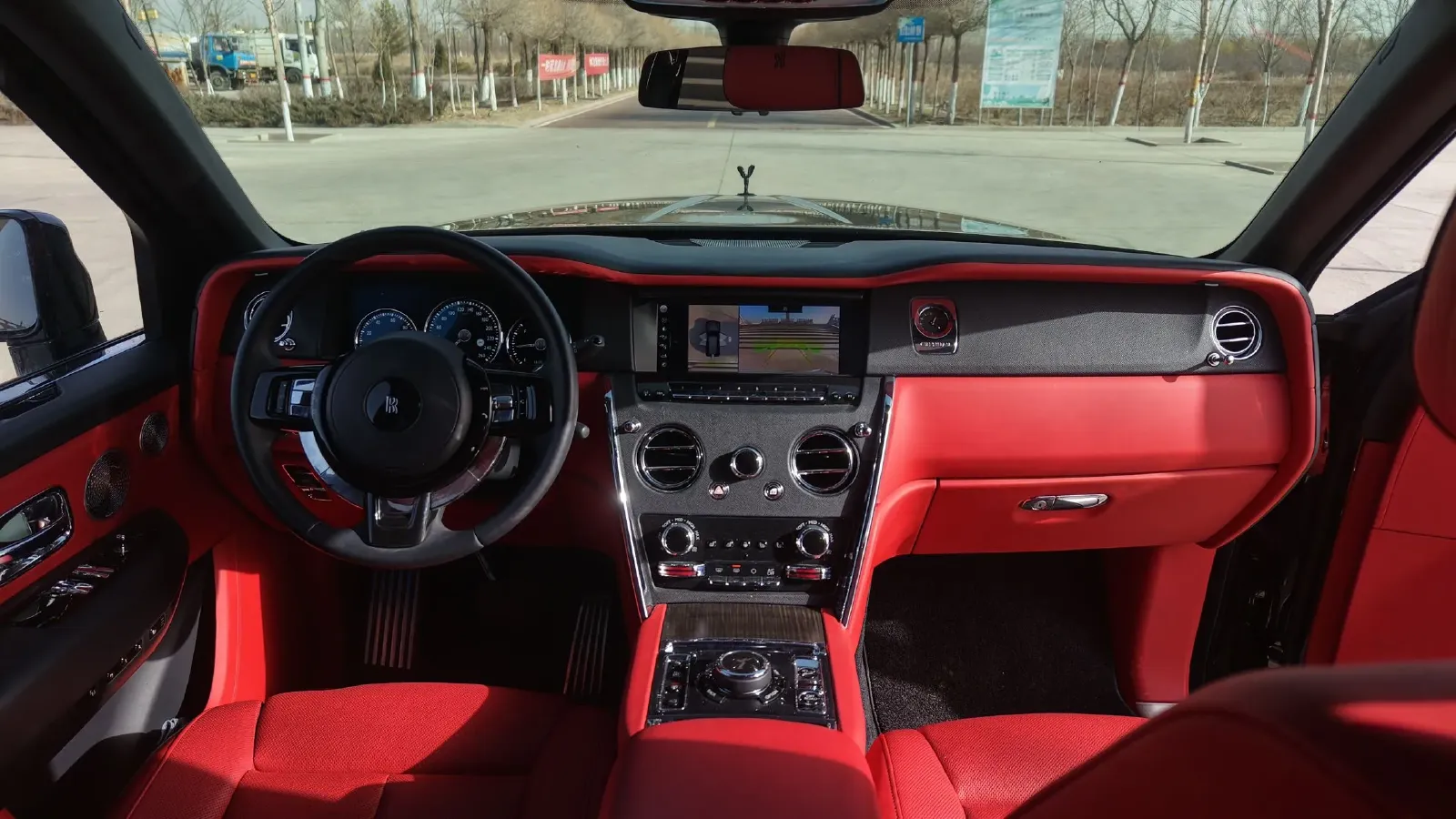 2018 Rolls-Royce Cullinan 6.7T 571HP V12 8AT,autocango,china used car exporter,china ev exporter,chinese used car exporter,chinese used ev exporter