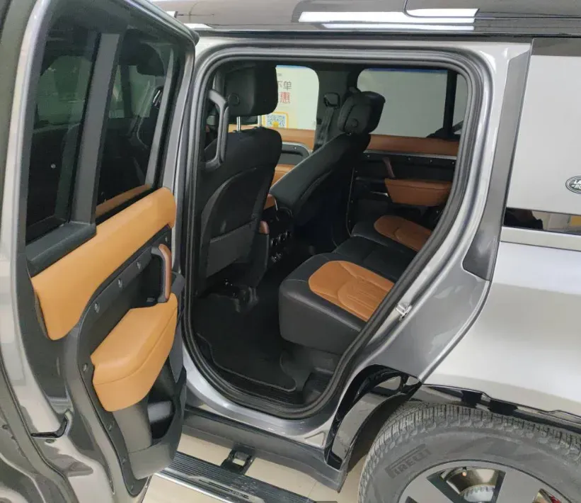 2023 Land Rover Defender 3.0T 400HP L6 8AT,autocango,china used car exporter,china ev exporter,chinese used car exporter,chinese used ev exporter