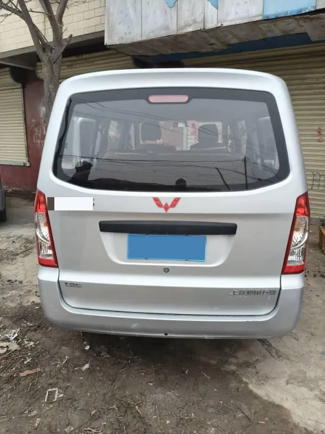 2021 WuLing RongGuang S 1.2L 76HP L4 5MT,autocango,china used car exporter,china ev exporter,chinese used car exporter,chinese used ev exporter