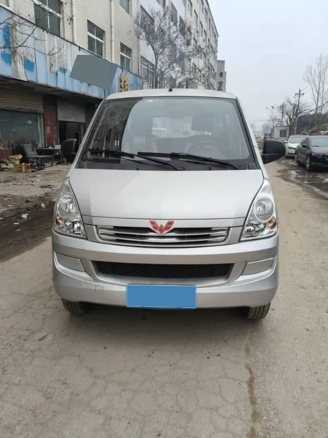 2021 WuLing RongGuang S 1.2L 76HP L4 5MT,autocango,china used car exporter,china ev exporter,chinese used car exporter,chinese used ev exporter