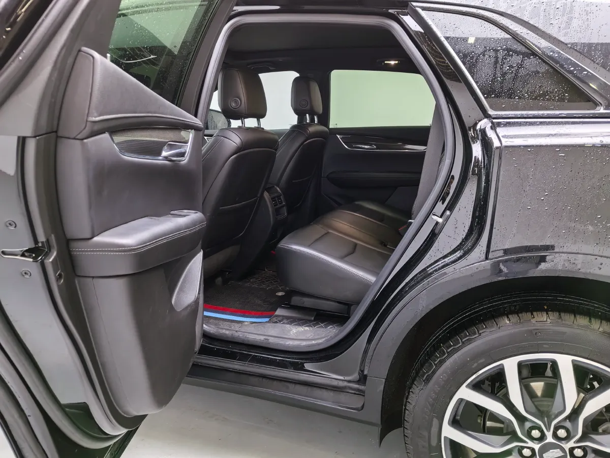 2022 Cadillac XT5 2.0T 237HP L4 9AT,autocango,china used car exporter,china ev exporter,chinese used car exporter,chinese used ev exporter