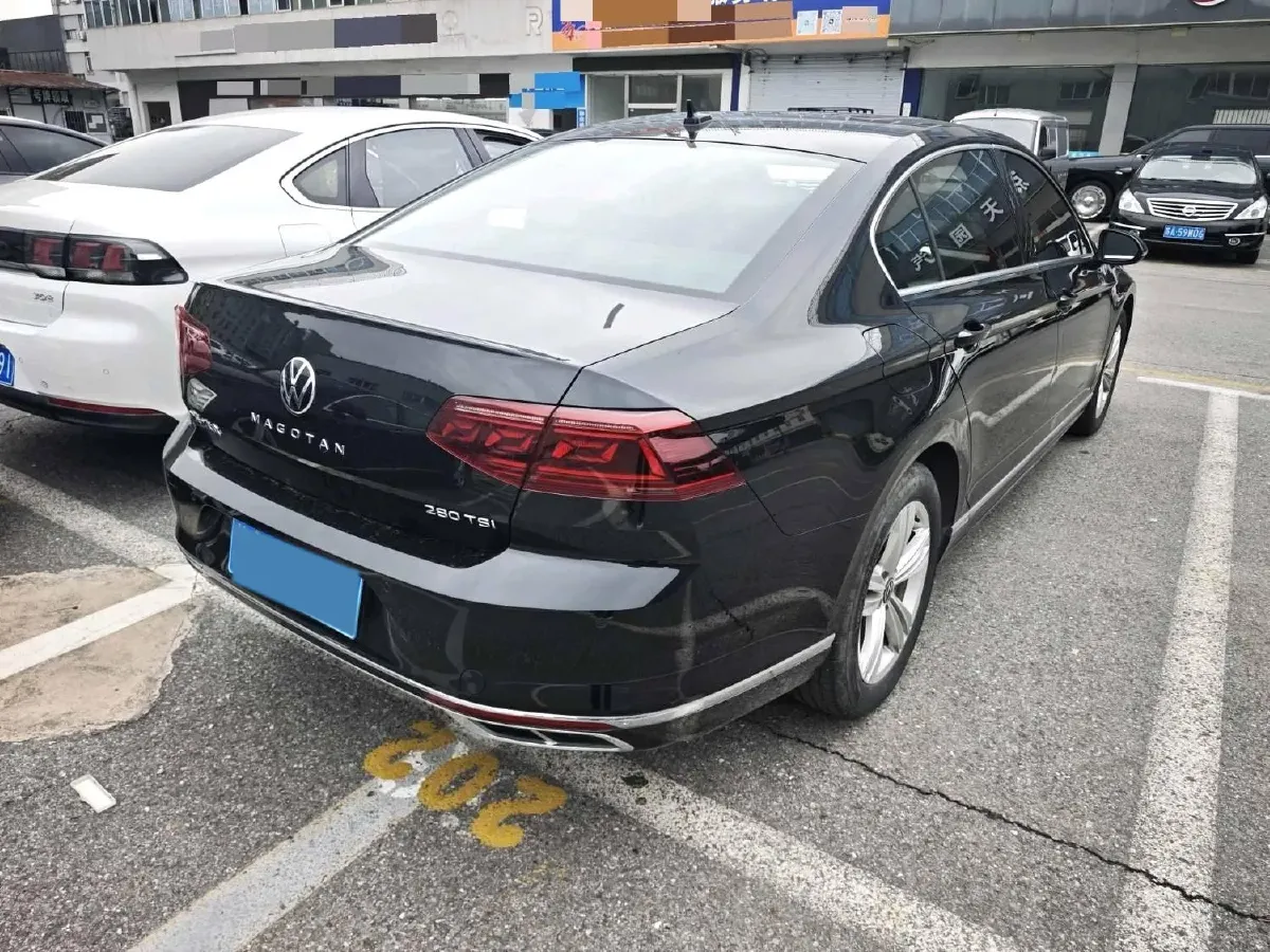 2025 Volkswagen Magotan 1.4T 150HP L4 7DCT,autocango,china used car exporter,china ev exporter,chinese used car exporter,chinese used ev exporter