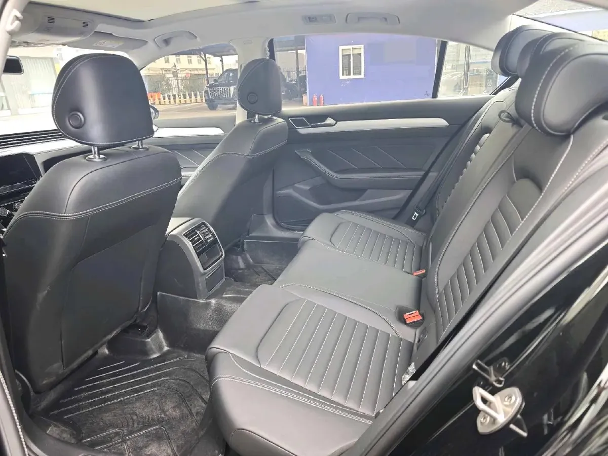 2025 Volkswagen Magotan 1.4T 150HP L4 7DCT,autocango,china used car exporter,china ev exporter,chinese used car exporter,chinese used ev exporter