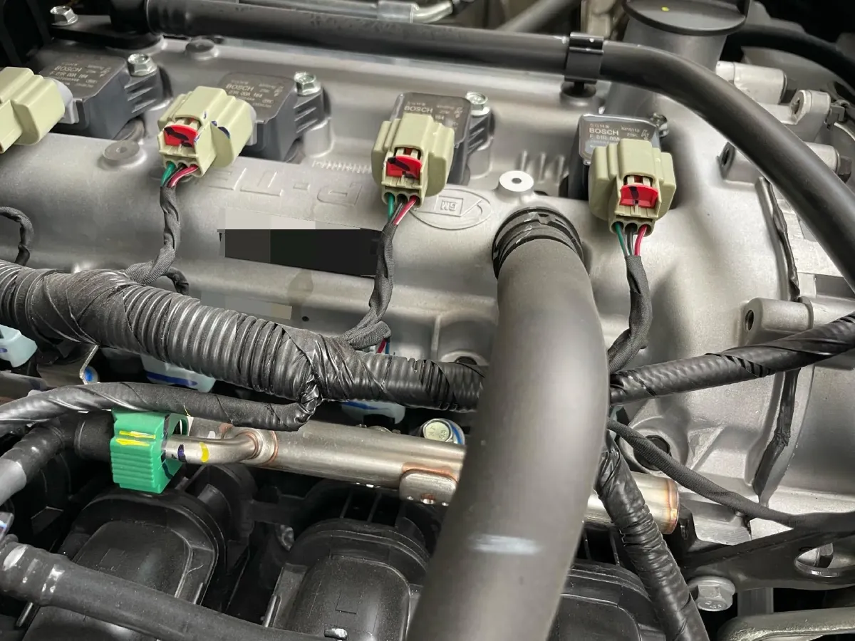 2025 WuLing HongGuang 1.5L 110HP L4 6MT,autocango,china used car exporter,china ev exporter,chinese used car exporter,chinese used ev exporter