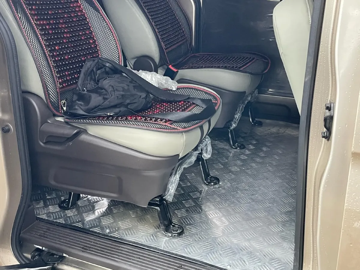 2025 WuLing HongGuang 1.5L 110HP L4 6MT,autocango,china used car exporter,china ev exporter,chinese used car exporter,chinese used ev exporter