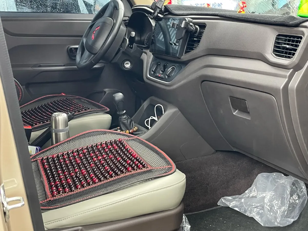 2025 WuLing HongGuang 1.5L 110HP L4 6MT,autocango,china used car exporter,china ev exporter,chinese used car exporter,chinese used ev exporter