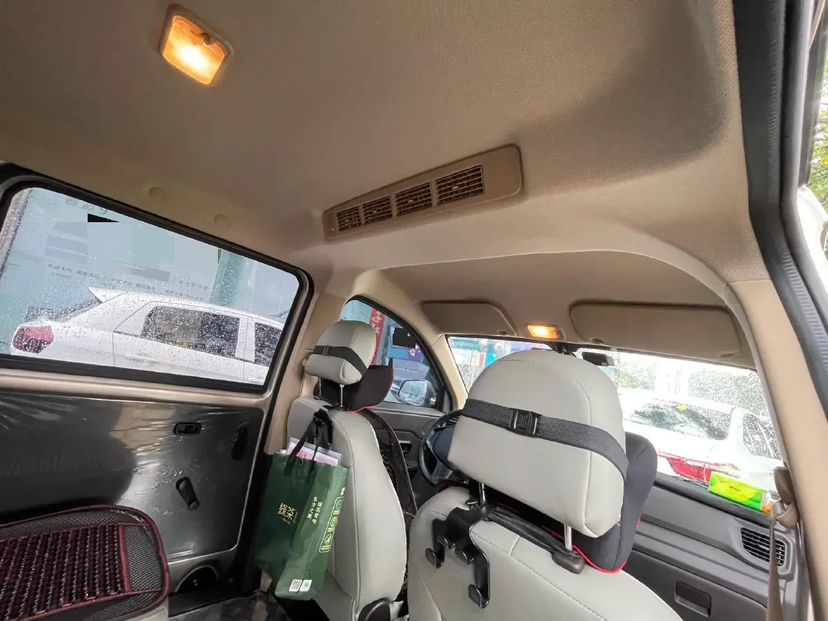 2025 WuLing HongGuang 1.5L 110HP L4 6MT,autocango,china used car exporter,china ev exporter,chinese used car exporter,chinese used ev exporter