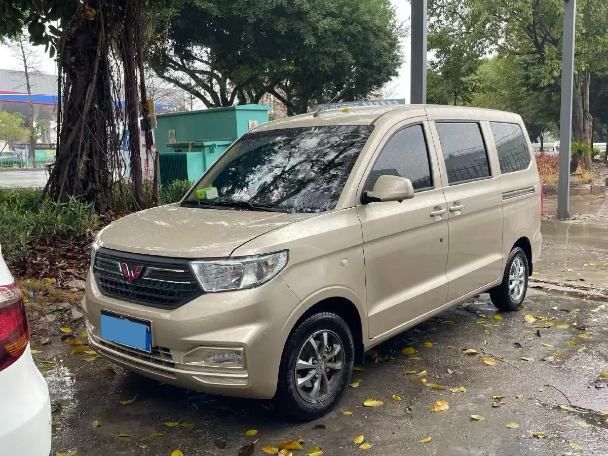 2025 WuLing HongGuang 1.5L 110HP L4 6MT,autocango,china used car exporter,china ev exporter,chinese used car exporter,chinese used ev exporter
