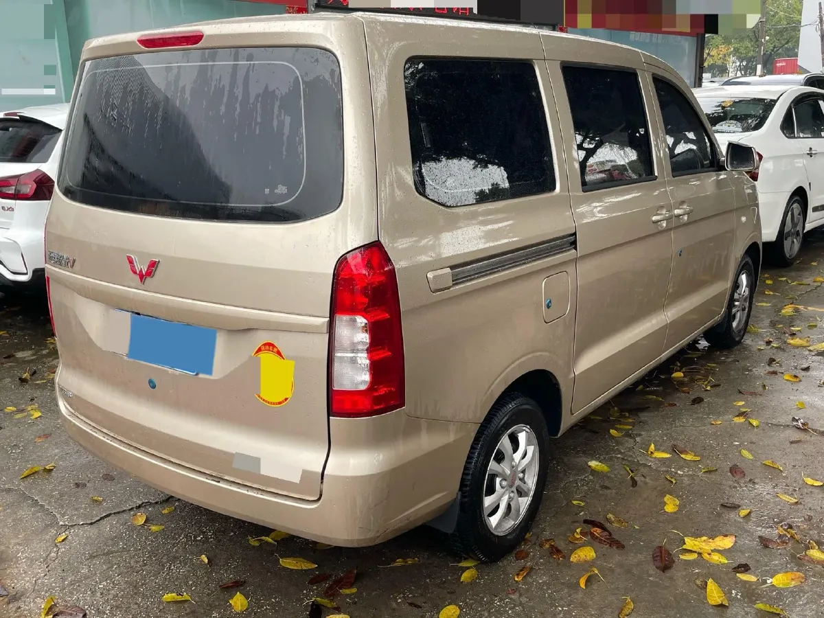 2025 WuLing HongGuang 1.5L 110HP L4 6MT,autocango,china used car exporter,china ev exporter,chinese used car exporter,chinese used ev exporter
