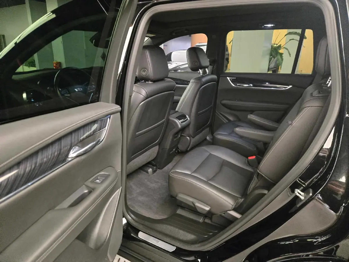 2021 Cadillac XT6 2.0T 237HP L4 9AT,autocango,china used car exporter,china ev exporter,chinese used car exporter,chinese used ev exporter