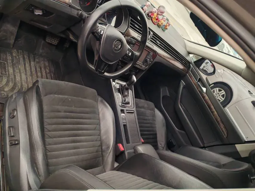 2017 Volkswagen Magotan 1.8T 180HP L4 7DCT,autocango,china used car exporter,china ev exporter,chinese used car exporter,chinese used ev exporter