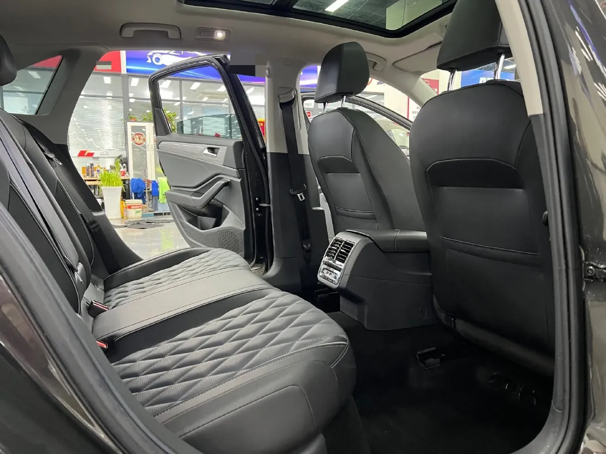 2023 Volkswagen Sagitar 1.5T 160HP L4 7DCT,autocango,china used car exporter,china ev exporter,chinese used car exporter,chinese used ev exporter