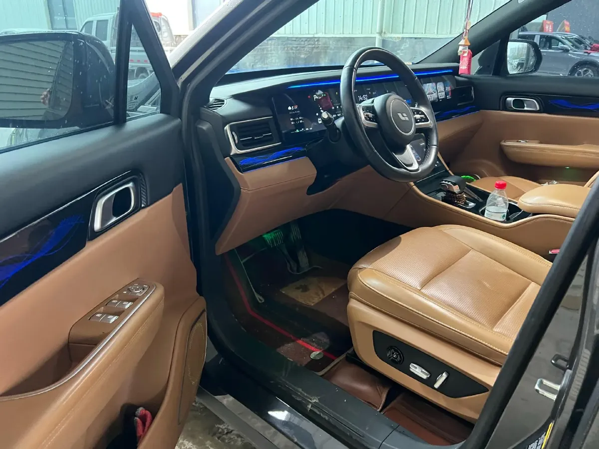 2021 Li ONE Range Extended 131HP REEV 40.5KWH,autocango,china used car exporter,china ev exporter,chinese used car exporter,chinese used ev exporter