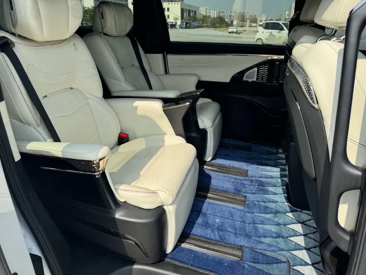 2023 GAC Trumpchi M8 2.0T 190HP L4 E-CVT Hybrid,autocango,china used car exporter,china ev exporter,chinese used car exporter,chinese used ev exporter