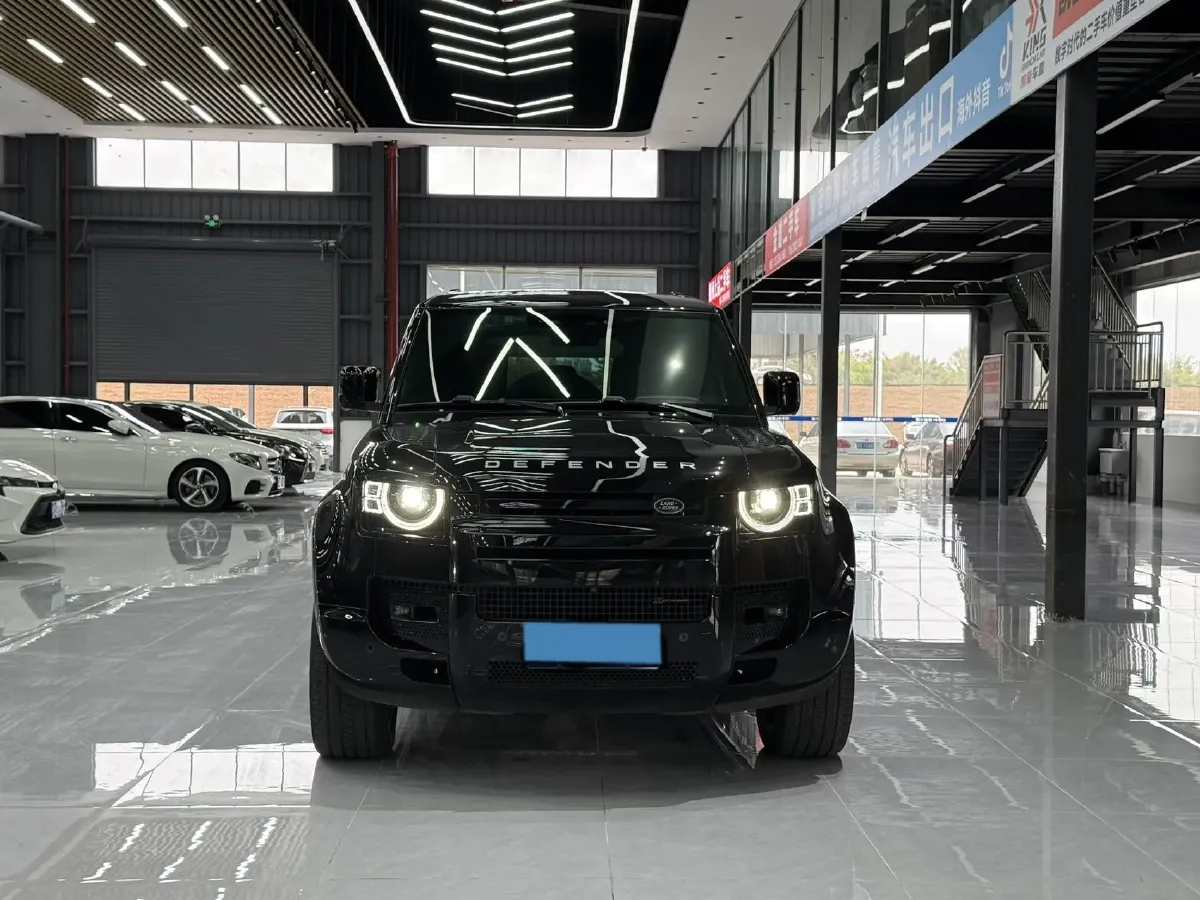 2023 Land Rover Defender 3.0T 400HP L6 8AT,autocango,china used car exporter,china ev exporter,chinese used car exporter,chinese used ev exporter