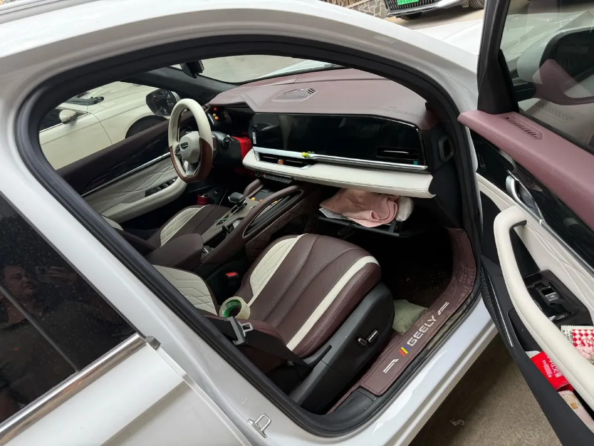 2024 Geely Monjaro 2.0T 218HP L4 7DCT,autocango,china used car exporter,china ev exporter,chinese used car exporter,chinese used ev exporter