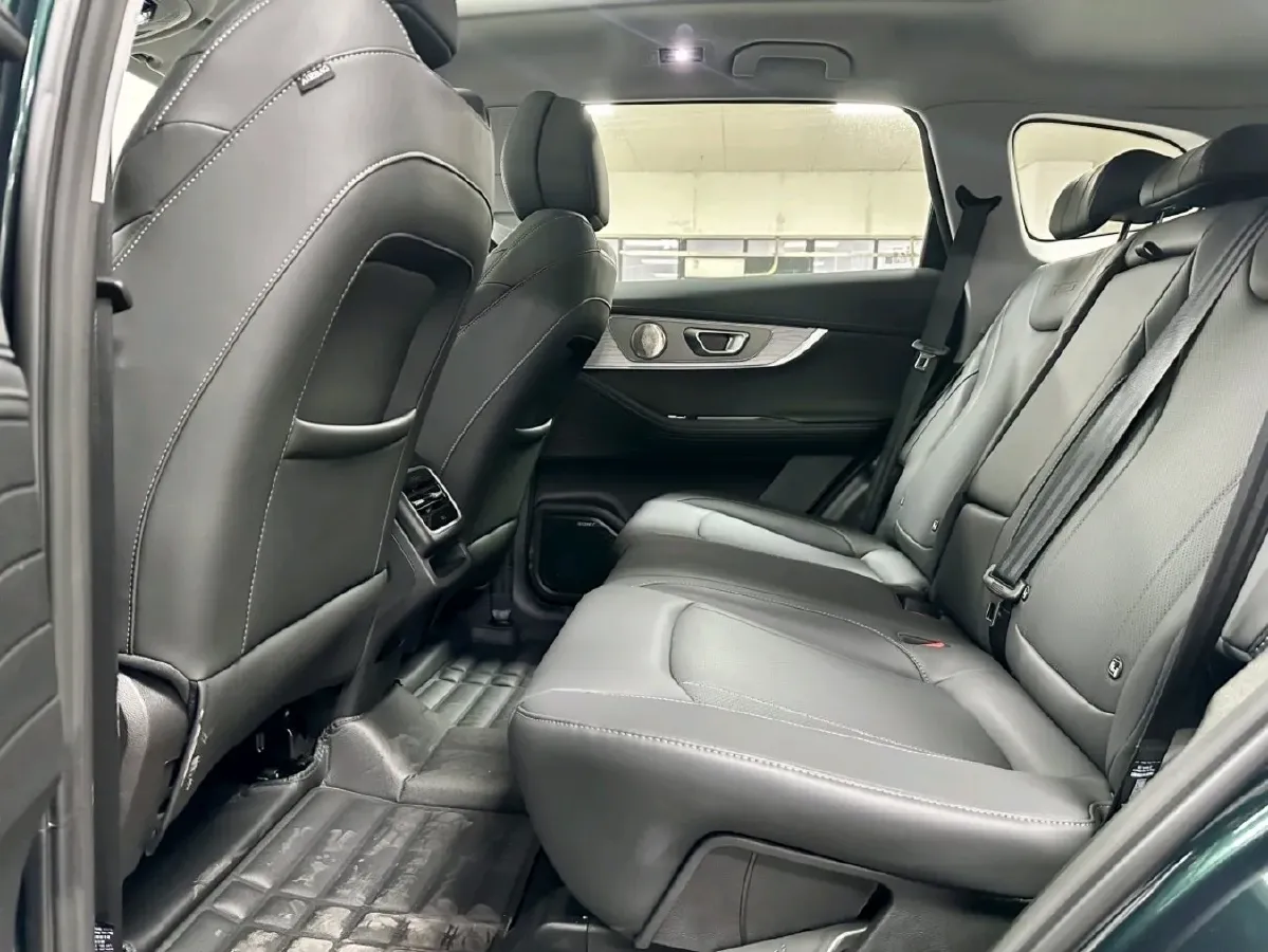 2025 Chery Tiggo 8 PRO 1.6T 197HP L4 7DCT,autocango,china used car exporter,china ev exporter,chinese used car exporter,chinese used ev exporter