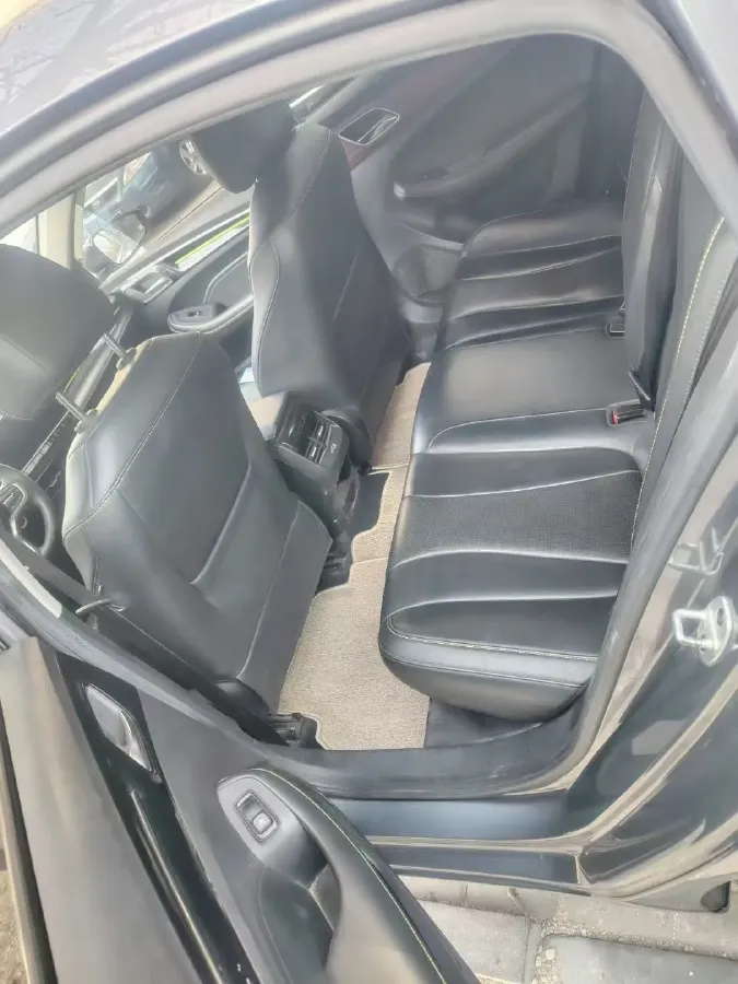 2021 Roewe i5 1.5L 120HP L4 CVT,autocango,china used car exporter,china ev exporter,chinese used car exporter,chinese used ev exporter