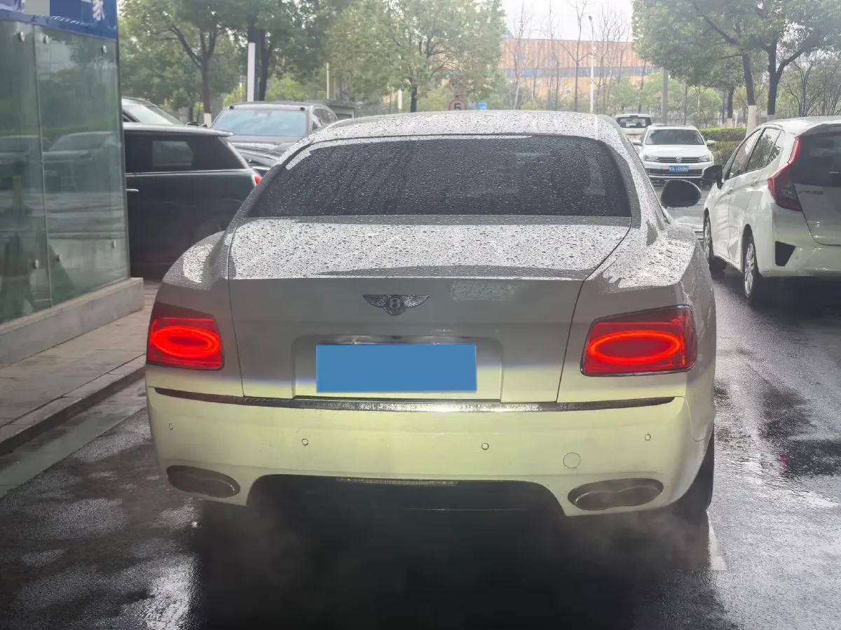 2017 Bentley Flying Spur 4.0T 507HP V8 8AT,autocango,china used car exporter,china ev exporter,chinese used car exporter,chinese used ev exporter
