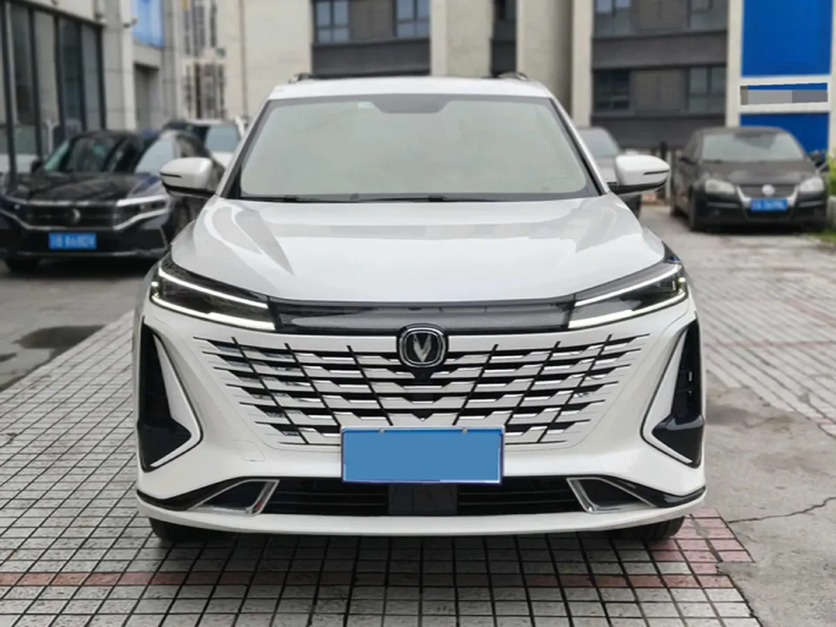 2023 ChangAn CS75 Plus 1.5T 188HP L4 8AT,autocango,china used car exporter,china ev exporter,chinese used car exporter,chinese used ev exporter