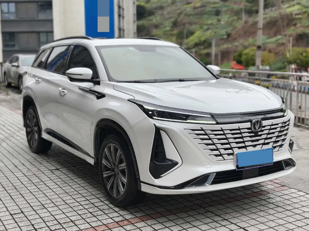 2023 ChangAn CS75 Plus 1.5T 188HP L4 8AT,autocango,china used car exporter,china ev exporter,chinese used car exporter,chinese used ev exporter