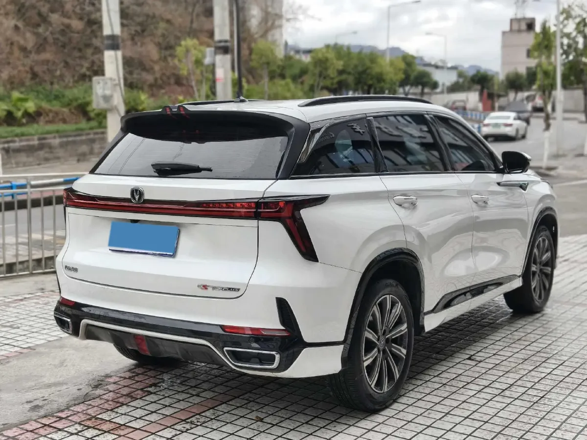 2023 ChangAn CS75 Plus 1.5T 188HP L4 8AT,autocango,china used car exporter,china ev exporter,chinese used car exporter,chinese used ev exporter