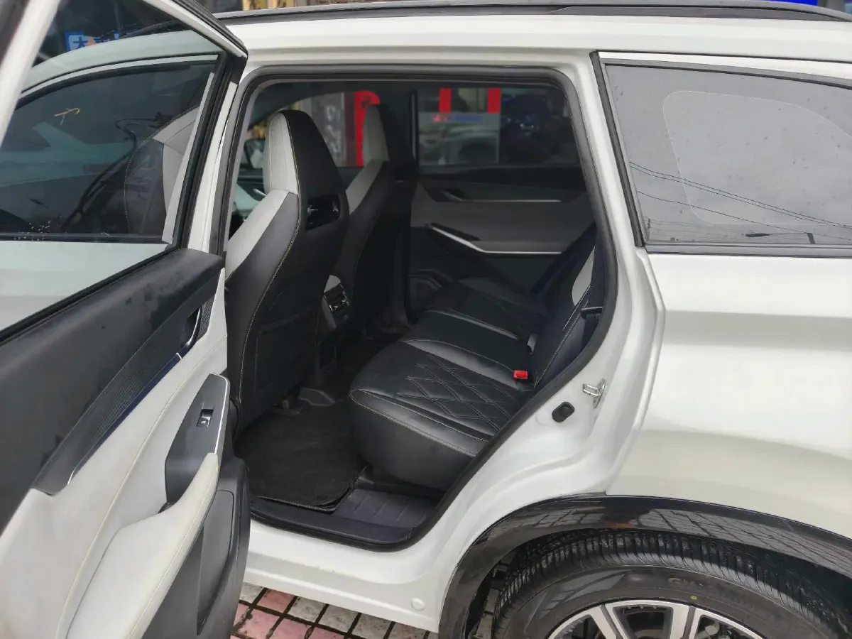 2023 ChangAn CS75 Plus 1.5T 188HP L4 8AT,autocango,china used car exporter,china ev exporter,chinese used car exporter,chinese used ev exporter