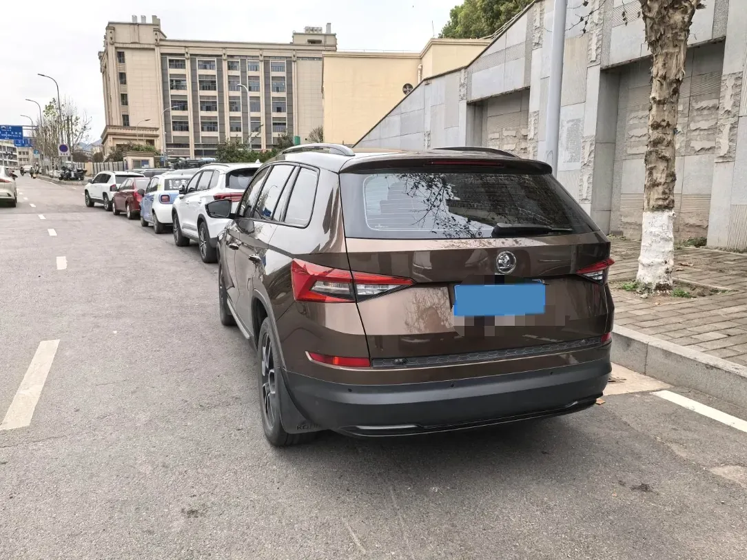 2018 Skoda Kodiak 2.0T 186HP L4 7DCT,autocango,china used car exporter,china ev exporter,chinese used car exporter,chinese used ev exporter